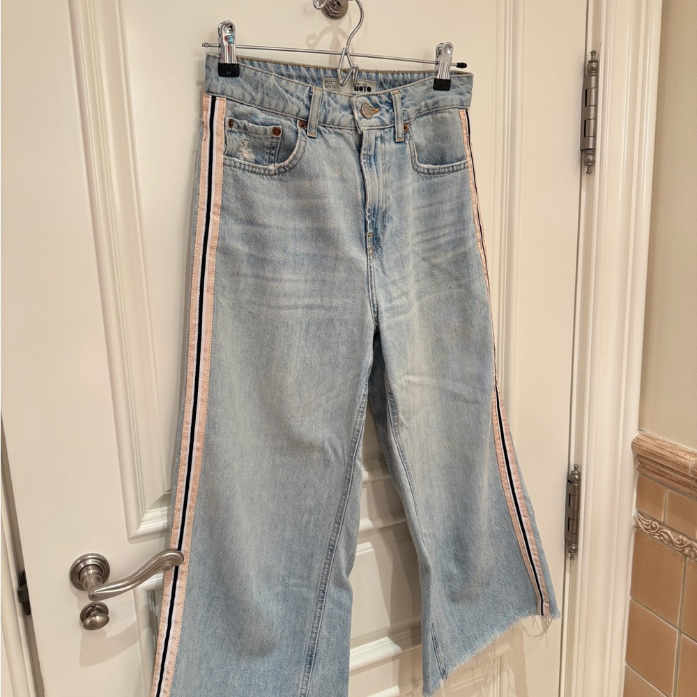 Light Blue Cropped Wide Leg Jeans with Side Stripes